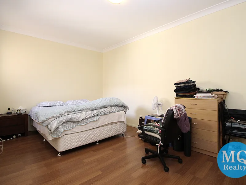 Prime Location! Modern 2 bed, 2 bath unit 5 min walking distance to all amenities