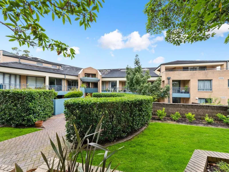 SPACIOUS TWO BEDROOM APARTMENT IN THE HEART OF LINDFIELD