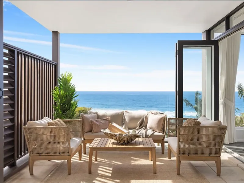 Magnificent tri-level residence 3 MONTH LEASE ; unfurnished or furnished.