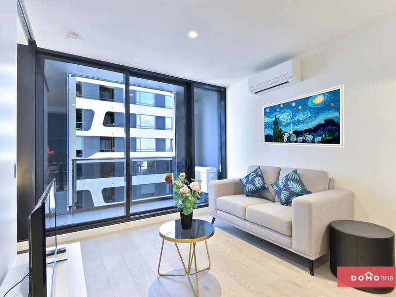 CBD 1BR Apt-walking on the skyline of Elizabeth St