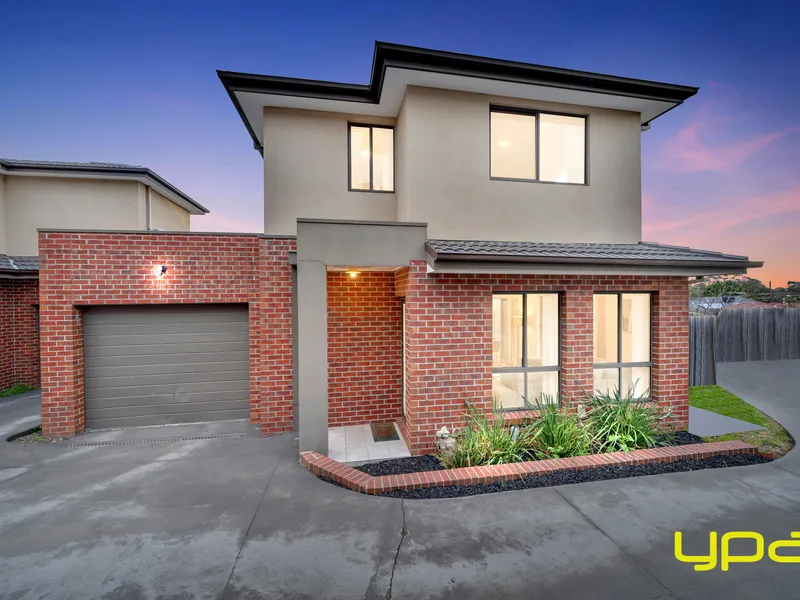 Stunning and Stylish Contemporary Townhouse!!!