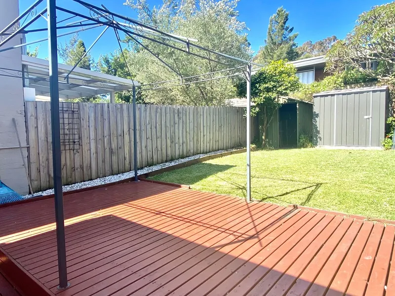 2 bedroom house with large backyard - 1st Open inspection Wednesday 23/11/22 from 12.15-12.30pm