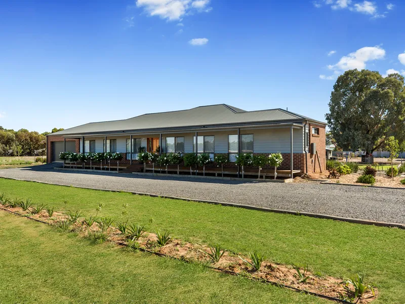 NEW HOME ON A MASSIVE BLOCK!