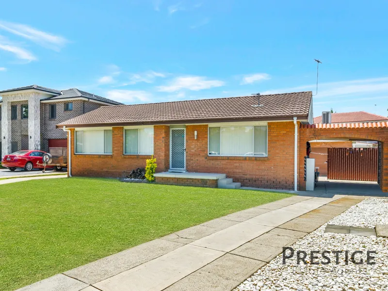 Situated Heart Of Bossely Park!!