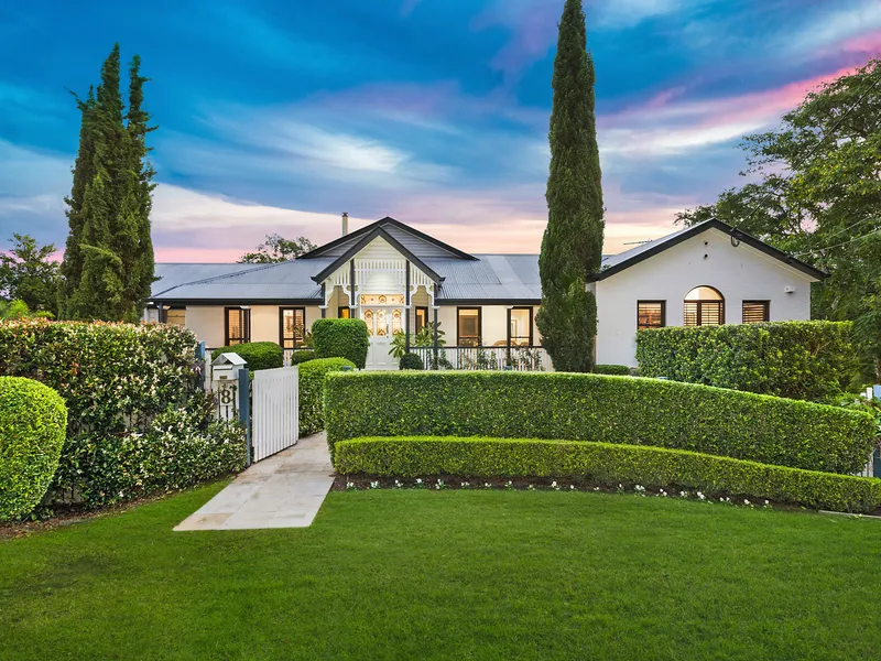 Perfect family hub at enviable high side Graceville