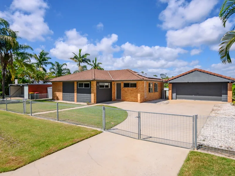 FAMILY HOME WITH LARGE YARD- QUITE LOCATION!