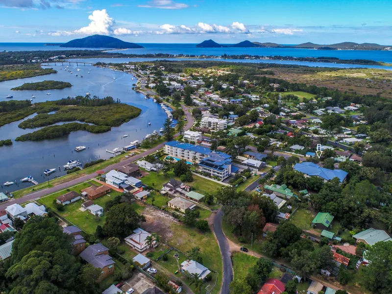 Stroll to Waterfront