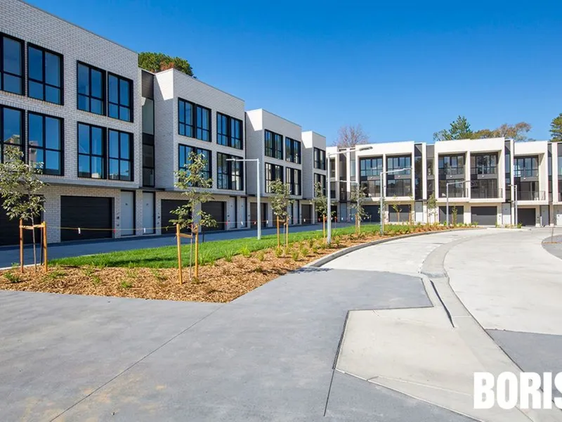 Fantastic tri-level townhouse close to Canberra Hospital!