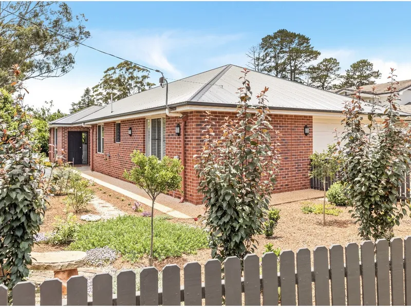 Casual Elegance, Smiling Gardens and Calming Surrounds.