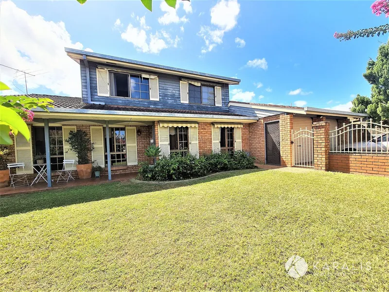 Spacious 3 Bed plus Study Family Home including an Inground Pool
