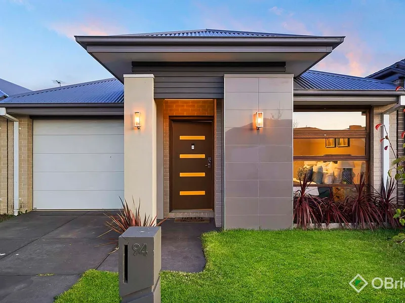 Extremely Immaculate 4 Bedroom Henley Home in the Desirable Kilora Park Estate
