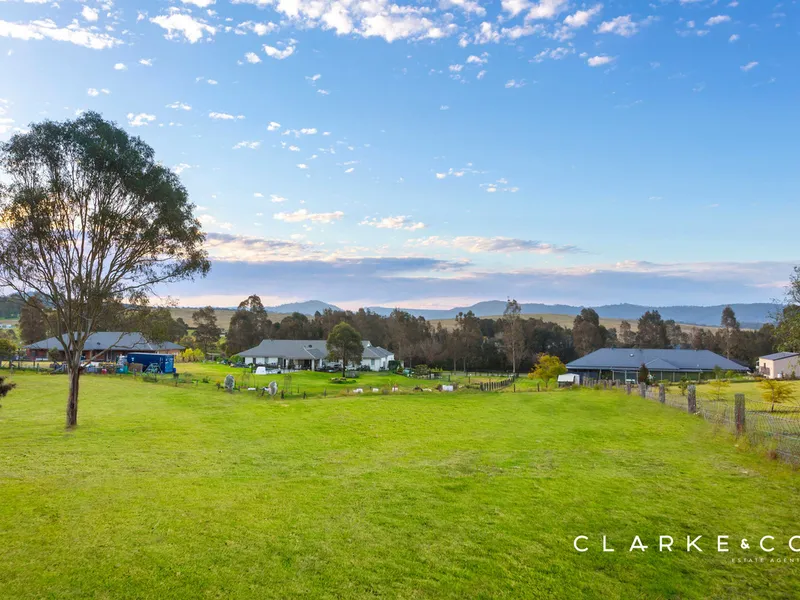 RARE 2.65ACRES WITH AMAZING VIEWS!