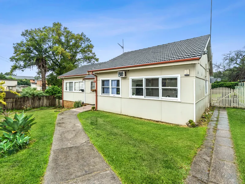 Opportunity & Potential - Massive 923m2 Block