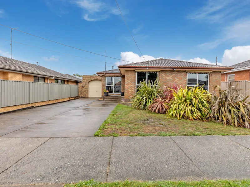 A Superb Brick Veneer With On Trend Renovations