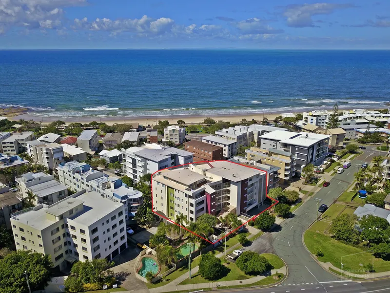 SPACIOUS SUB PENTHOUSE WITH MILLION DOLLAR VIEWS