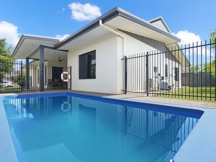 RELAXED LIVING IN SOUGHT AFTER FAMILY SUBURB 