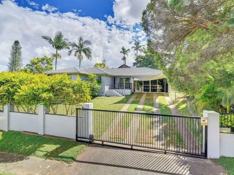 Gated 5 Bedroom Home with A Parent's Retreat Area