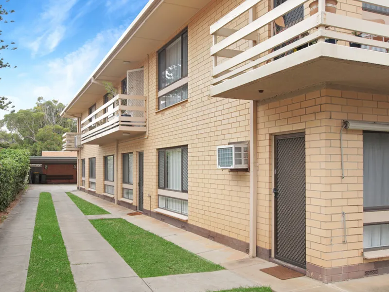 Fully-furnished Two Bedroom Unit - Close to the Beach! (No Pets)