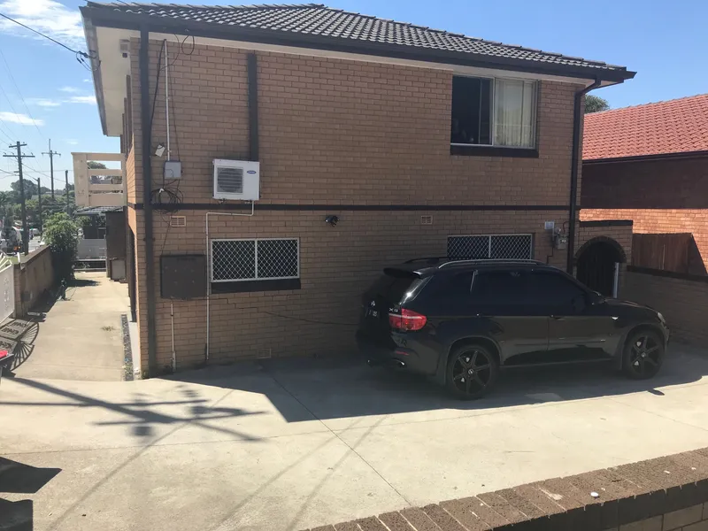walk to all amenities