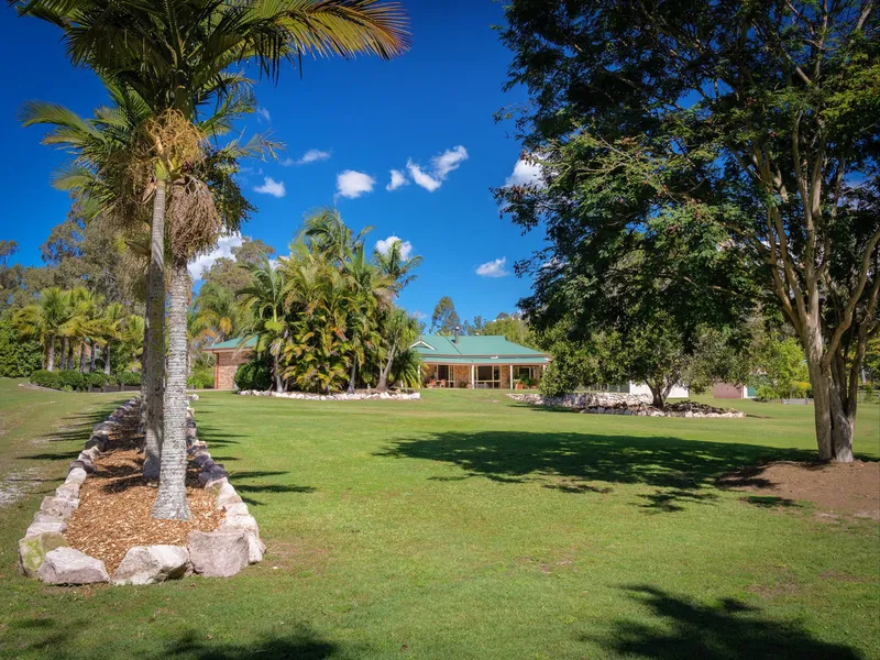 4 Bedrooms, 3 Sheds and an Outstanding 6978m2 Acreage Lifestyle Block