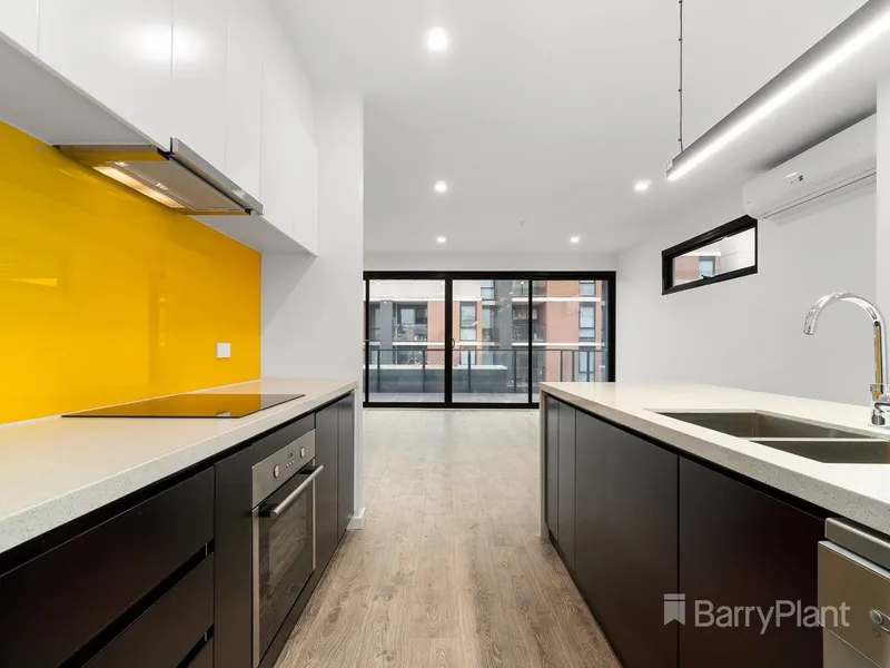 Luxurious 3-Bedroom Apartment with Spacious Open-Plan Living