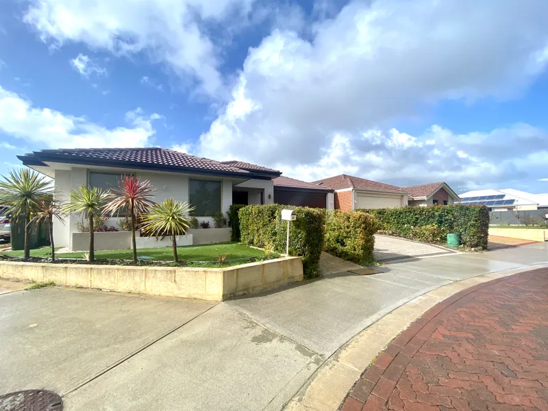 Perfectly Positioned Beautiful 4 Bedroom Home!!!