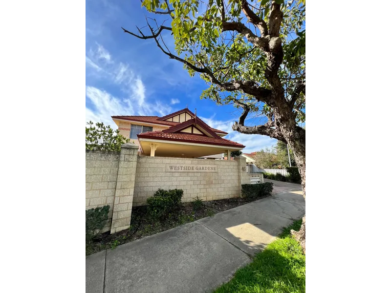 Gorgeous Townhouse Ready to Move Into