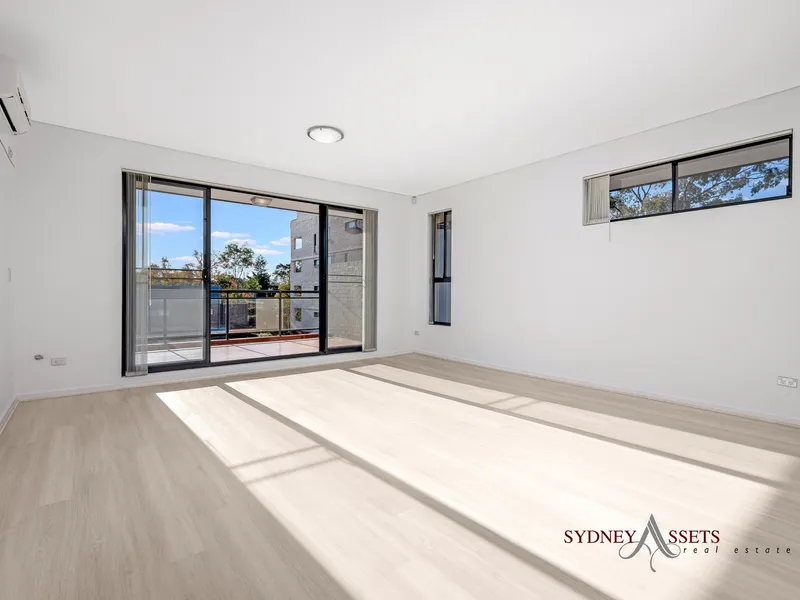 Large 4BR Sunny North-Facing Apartment