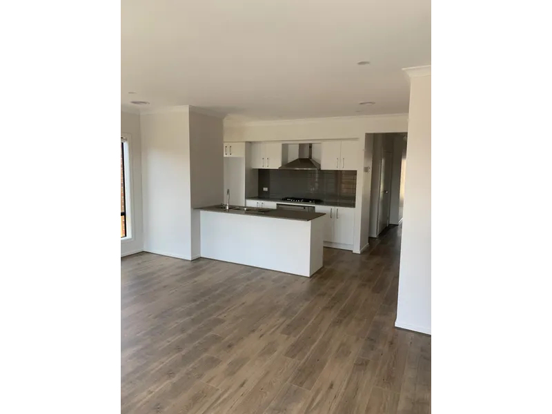 Move in just in time for Christmas!