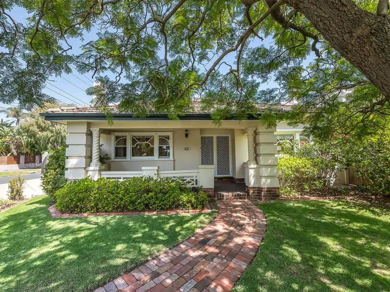 FAMILY LIVING IN THIS SOUGHT AFTER BEACHSIDE POCKET - **APPLICATION ACCEPTED - NO FURTHER INSPECTIONS**