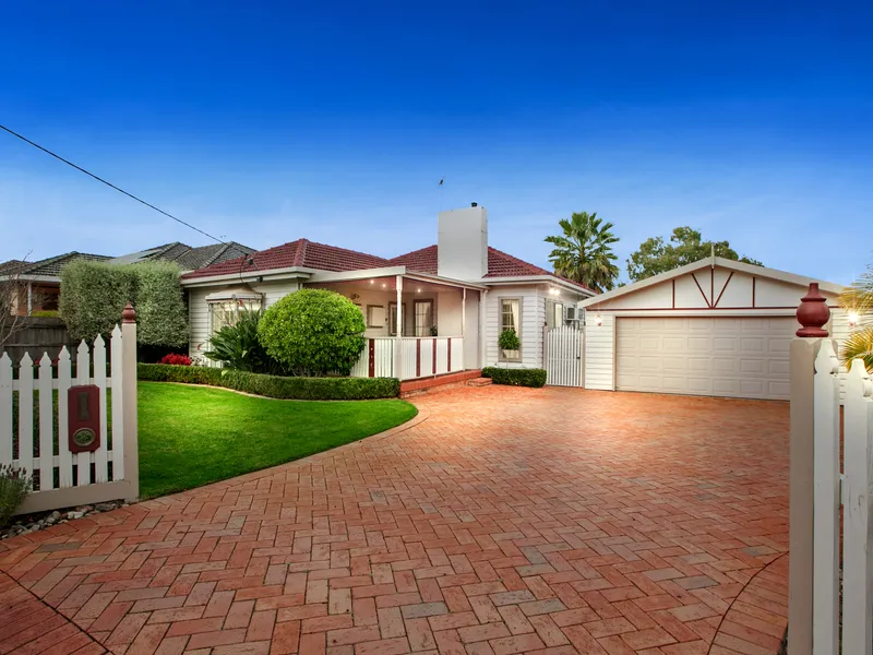 A Multi-Generational Lifestyle Haven On 855sqm!