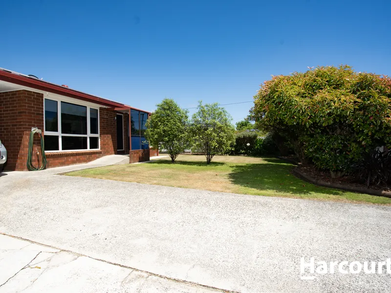 Solar, Dble Glazing, Low Maintenance and a Flat Block!