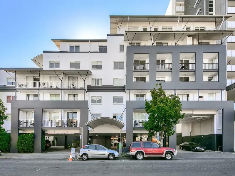 Fully Furnished Studio - Utilities Included!