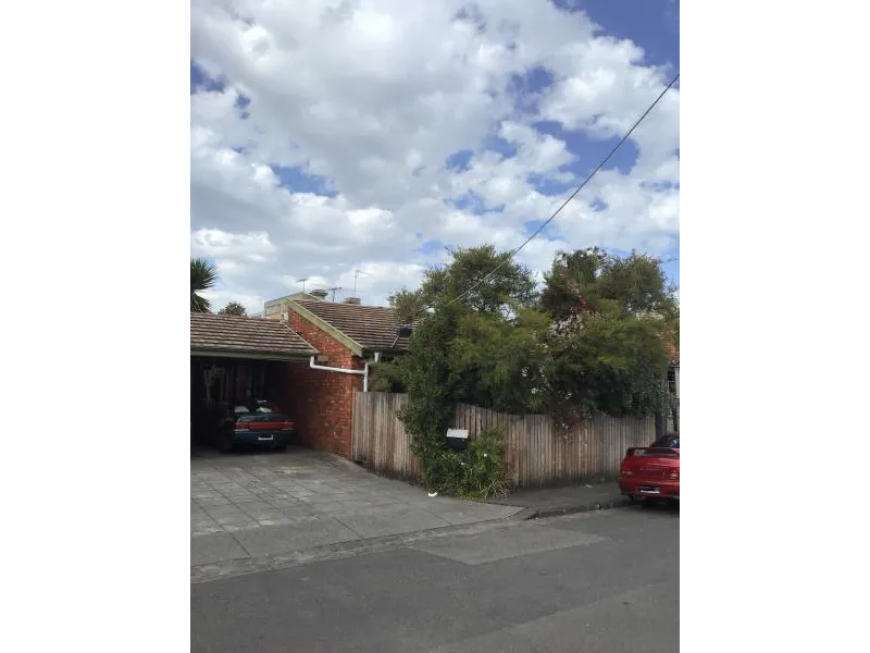 Three Bedroom Unit in Prime Location