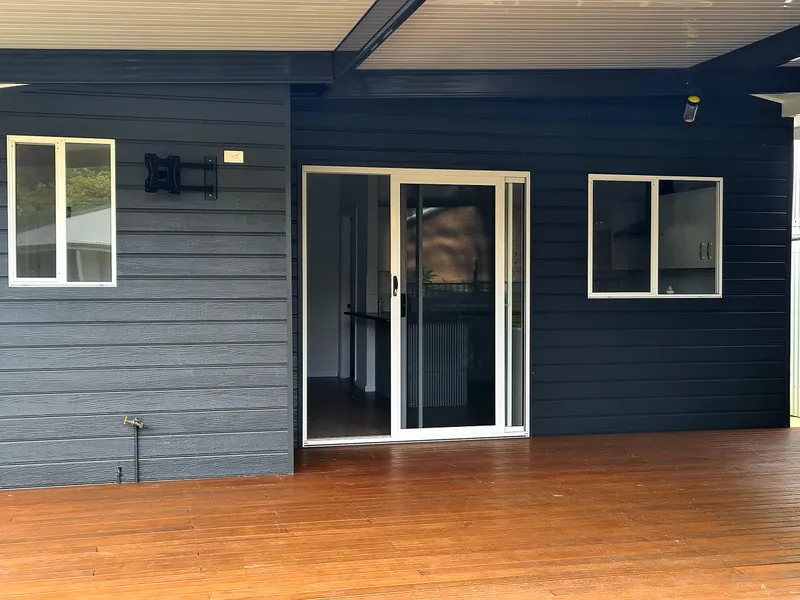 Set up shop and home in Sussex Inlet