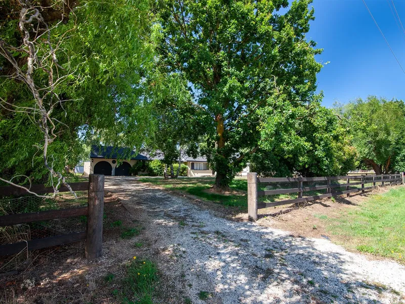 Spacious Entertainers Home with 9 Lot Subdivision!