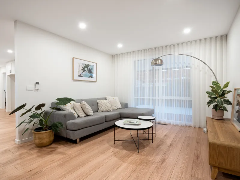 Lux single level renovation in prime position