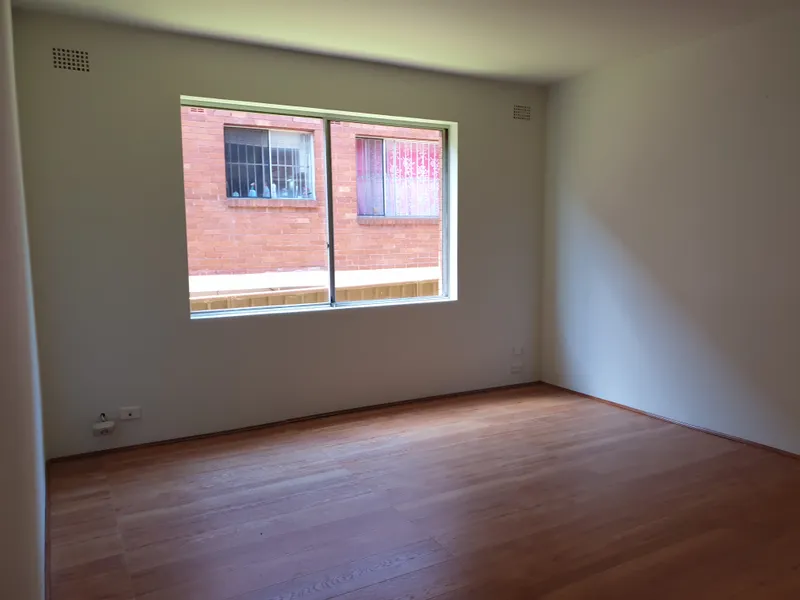 2 Bedder Freshly Painted