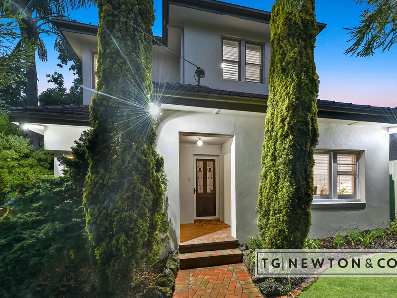 Amazing Family Home on a Leafy Street within Ashburton