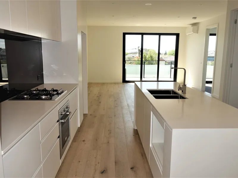 Superb Apartment with Large Balcony in the Heart of Highett