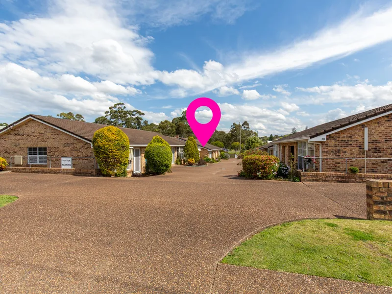 Easycare Villa with Walk-to-Everywhere Convenience