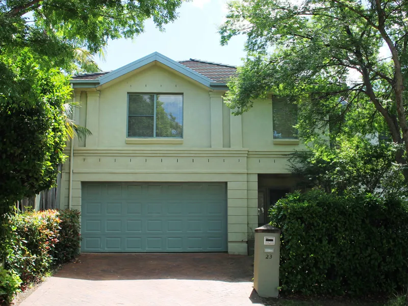 Cheryl Cunningham offers 4 bedroom home in Bella Vista