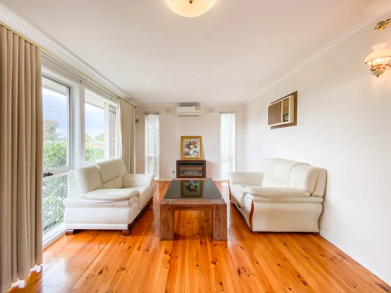 Cozy Fully Furnished Unit in Doncaster East (includes Gas, Water and Electricity bills)