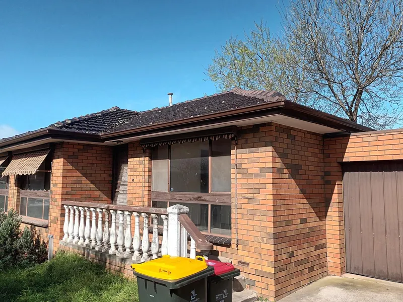 Close to Beach and Train Station..