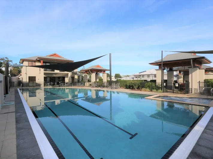 Luxery 4 Bedroom+study in Central Parkland