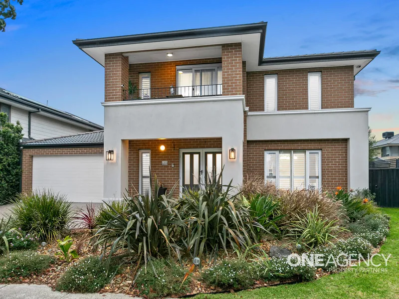 Palatial Porter Davis Masterpiece in Saltwater Coast