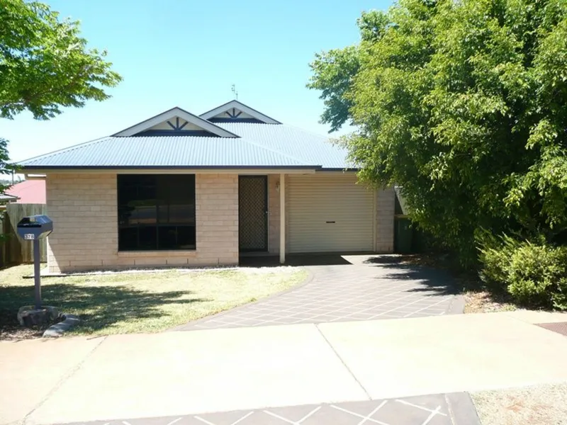 Spacious, Modern and Close to USQ