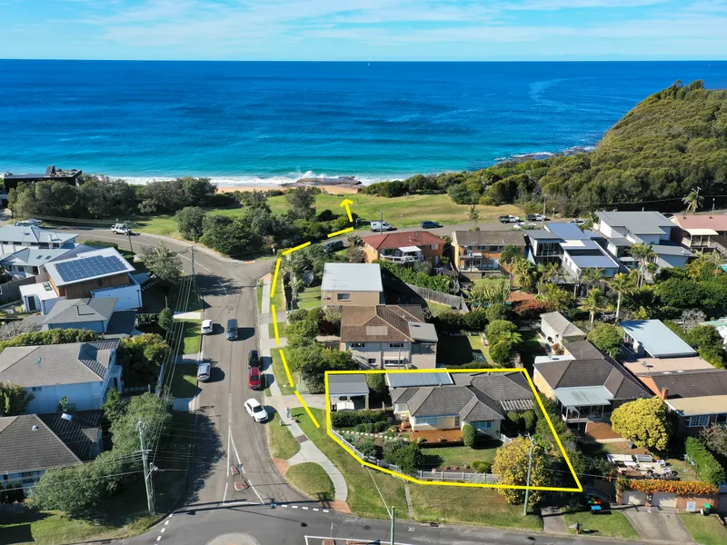Beachside Gem Moments From Turimetta & North Narrabeen Beach