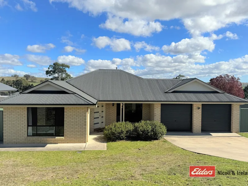 FAMILY SIZED 4 BEDROOM HOME!