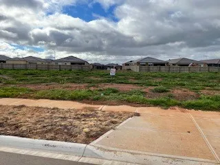 Toolern Waters Estate - 496m2 - Opposite Park